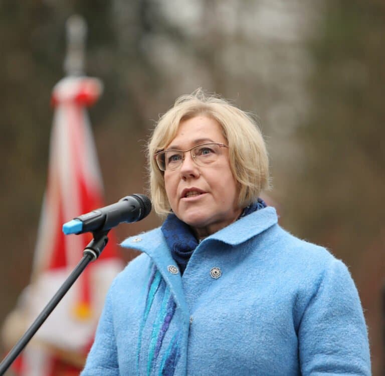 Małopolska Kurator Oświaty zabrała głos ws. kontrowersyjnej prezentacji księdza. Sprawa zamknięta