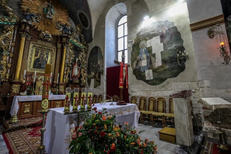 110 tys. zł dla kościoła w Jazowsku. Konserwatorzy odkrywają barokowe freski ukryte pod późniejszymi malowidłami