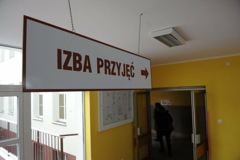 Zabiegi planowe w szpitalach zostają wznowione