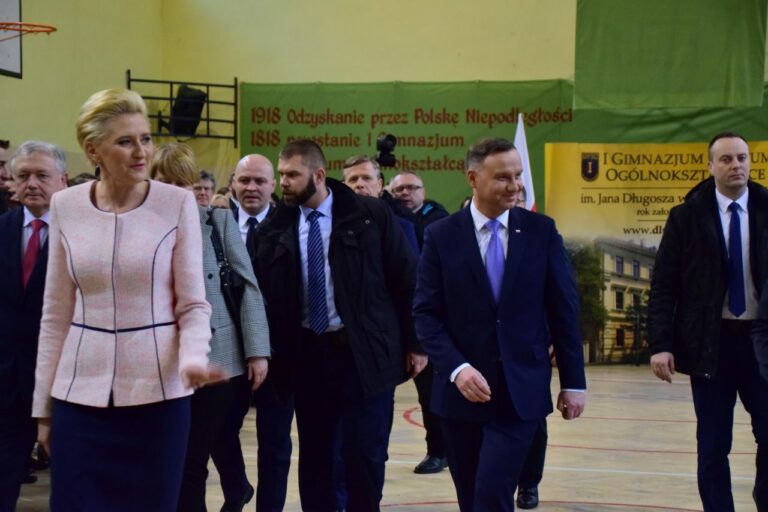 Prezydent Andrzej Duda wraz z małżonką odwiedzą Nowy Sącz