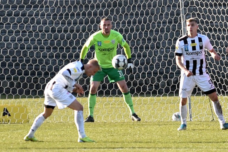 Piękny sen Sandecji się skończył, ale liga gra dalej [aktualna tabela rozgrywek]