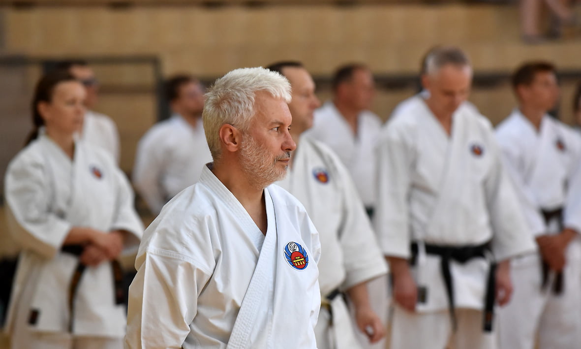trening karate Shorin- ryu pod przewodnictwem mistrza Kenyu Chinen