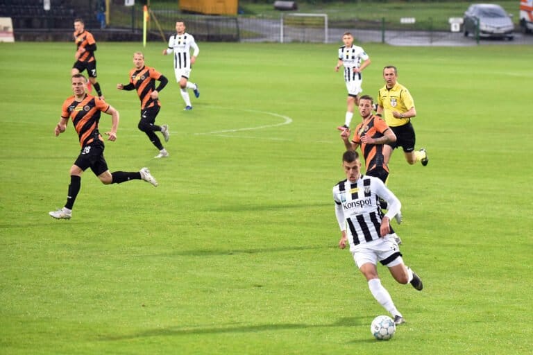 Dla kogo Pro Junior System – Sandecja również walczy o pieniądze, ale…