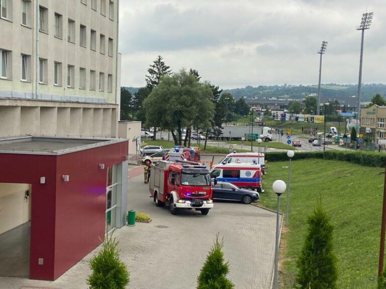 Obok szpitala pojawiła się Straż Pożarna. Winowajcą pył