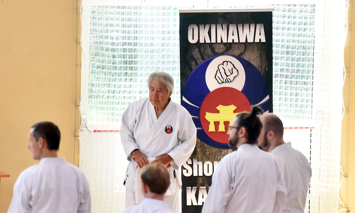 trening karate Shorin- ryu pod przewodnictwem mistrza Kenyu Chinen