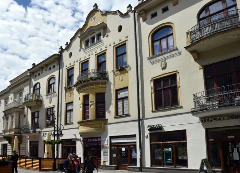 Ulica Jagiellońska – utracony blask świetności