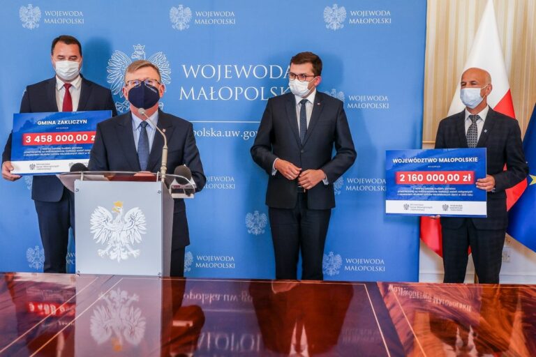Będą stabilizować osuwiska i odbudowywać drogi. Największe dofinansowanie na Sądecczyźnie trafi do gminy Kamionka Wielka