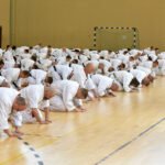 trening karate Shorin- ryu pod przewodnictwem mistrza Kenyu Chinen