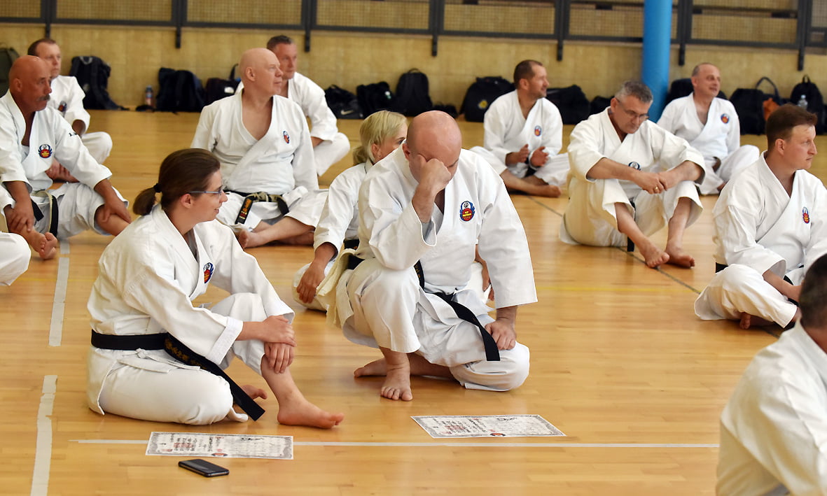 trening karate Shorin- ryu pod przewodnictwem mistrza Kenyu Chinen