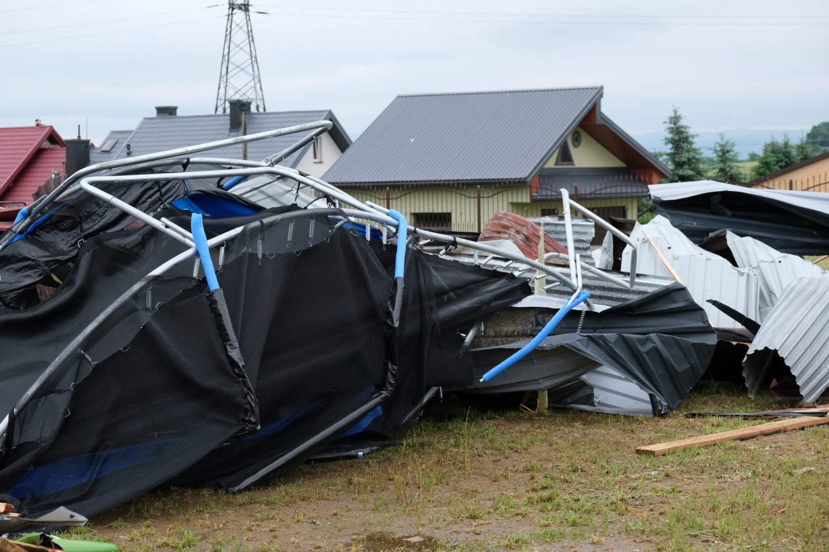 Librantowa po przejściu tornado