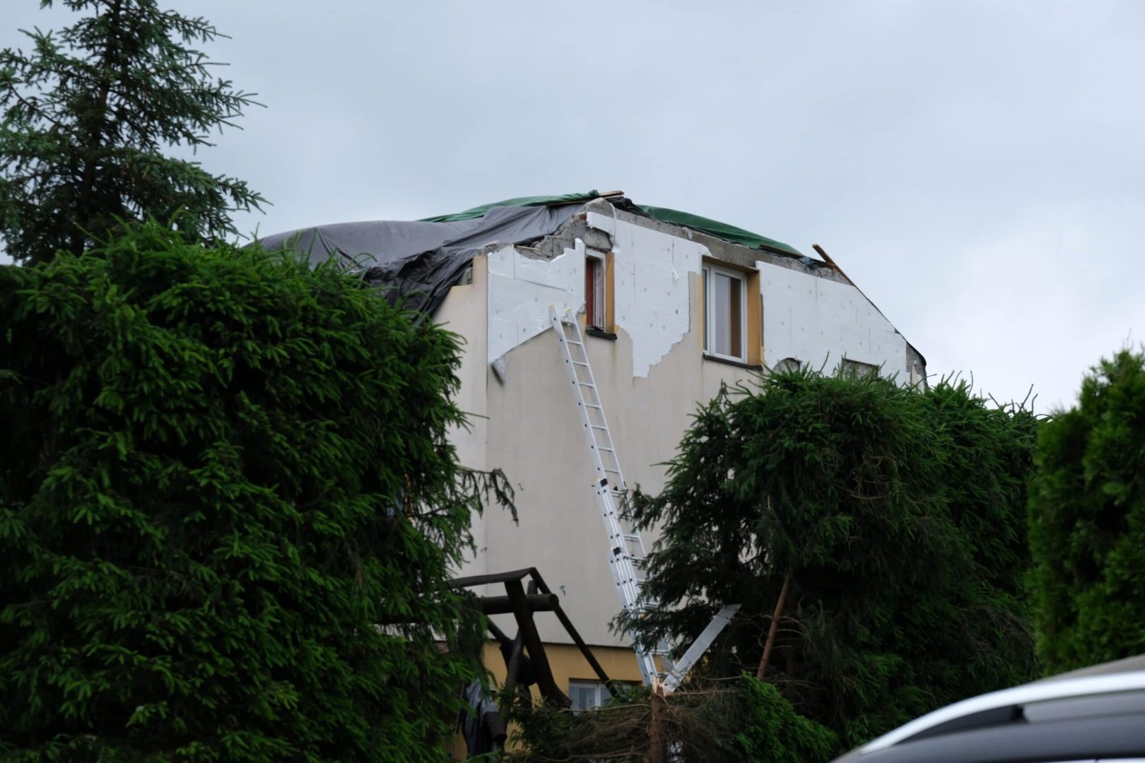 Librantowa po przejściu tornado