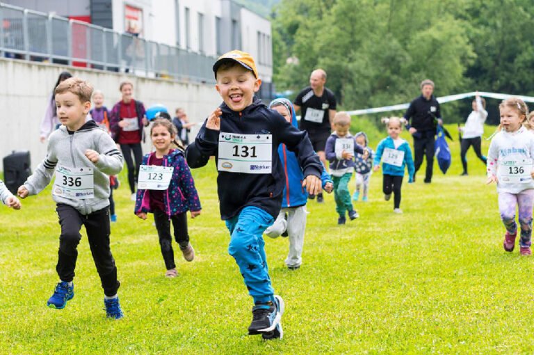 50.000 zł dla Marysi Zwolińskiej w ramach 8. edycji Run 4 a Smile, czyli biegu po uśmiech, organizowanej przez społeczność akademicką WSB-NLU