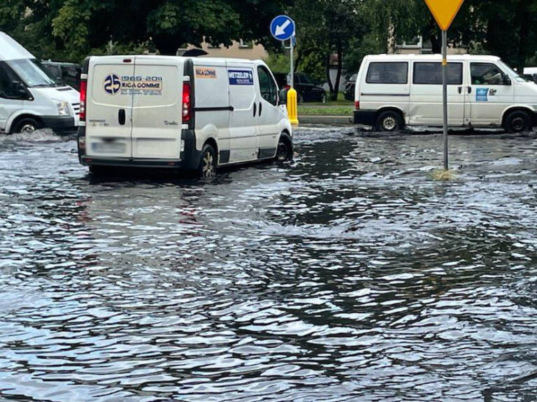 Nowy Sącz. Ulice znów zmieniły się w rzeki [ZDJĘCIA]