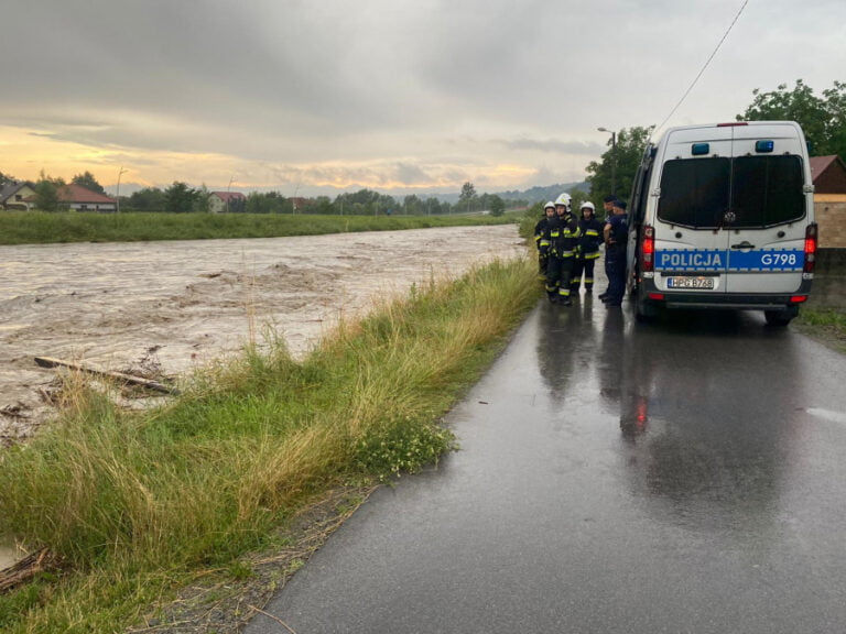 Ludzie z Roztoki – Brzezin znów się boją. Starosta pisze do Wód Polskich: sprawa jest nadzwyczaj poważna