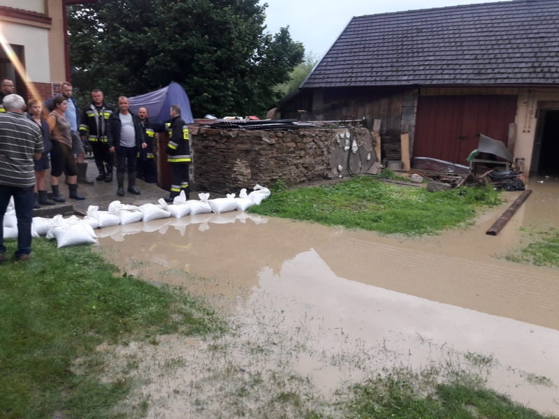 Nawałnice i powódź w gminie Korzenna