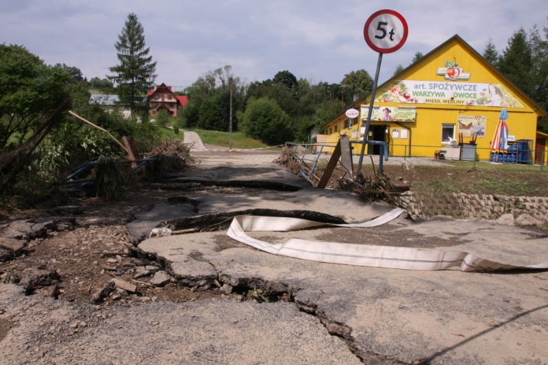 Nawałnice i powódź w gminie Korzenna