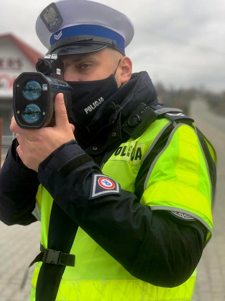 Policjant z radarem