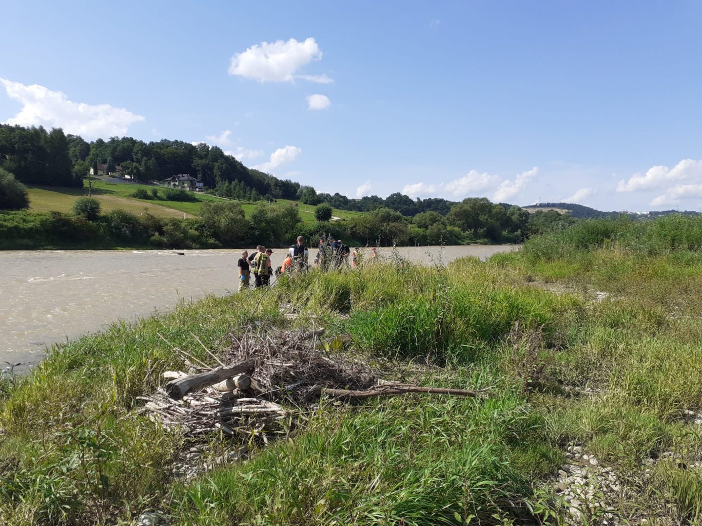 poszukiwania nad Dunajcem w Nowym Sączu