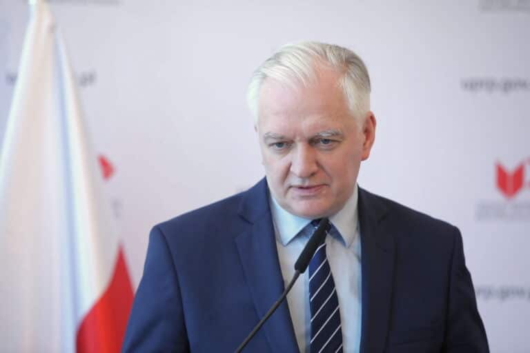 Gowin: koszty nieznacznej obniżki podatków m.in. dla emerytów przerzucane na przedsiębiorców