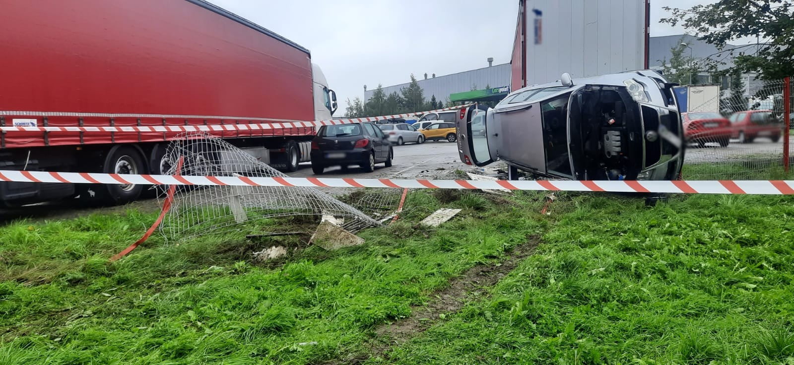 Zderzenie dwóch samochodów na ulicy Jana Pawła II w Nowym Sączu