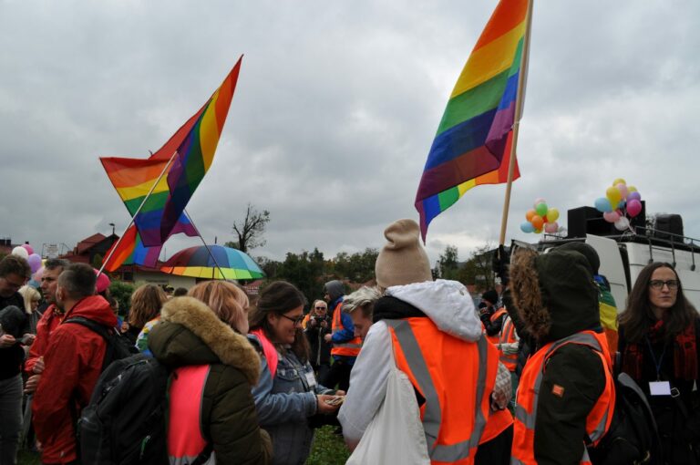Małopolska nadal przeciw LGBT. Jak głosowali radni z naszego regionu?