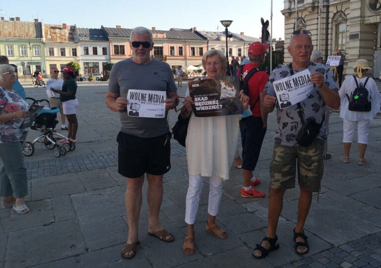 Media to my! Demonstracja przeciwko „Lex TVN” w Nowym Sączu