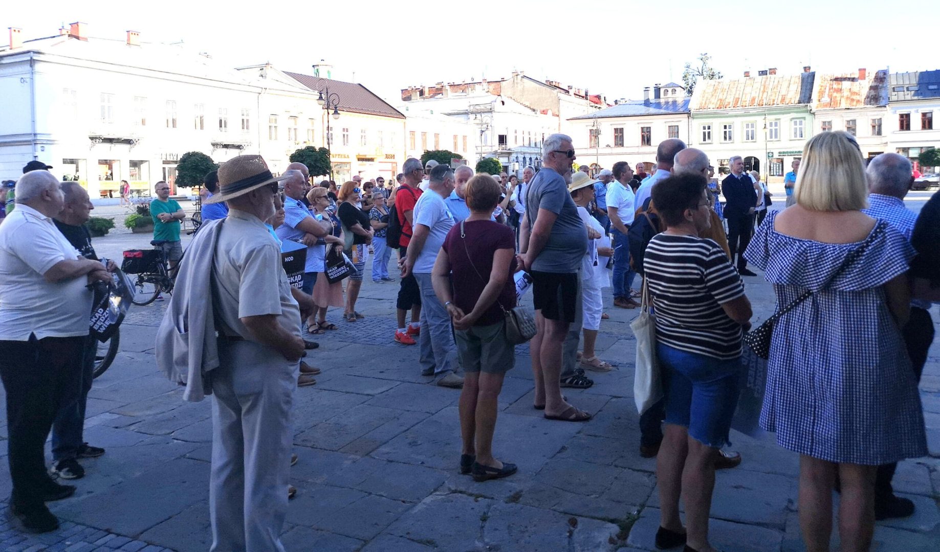 Demonstracja przeciwko LEX TVN w Nowym Sączu