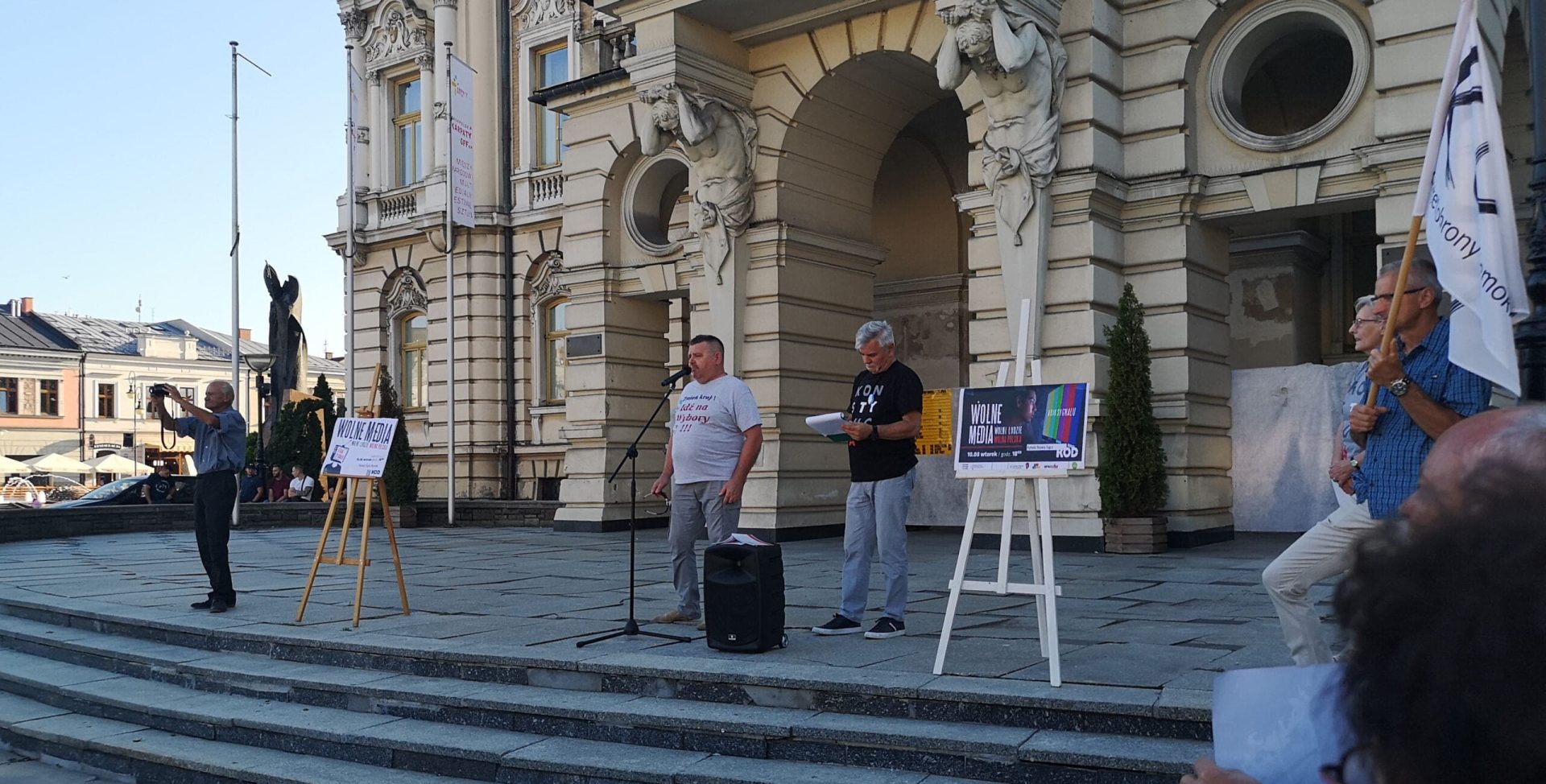 Demonstracja przeciwko LEX TVN w Nowym Sączu