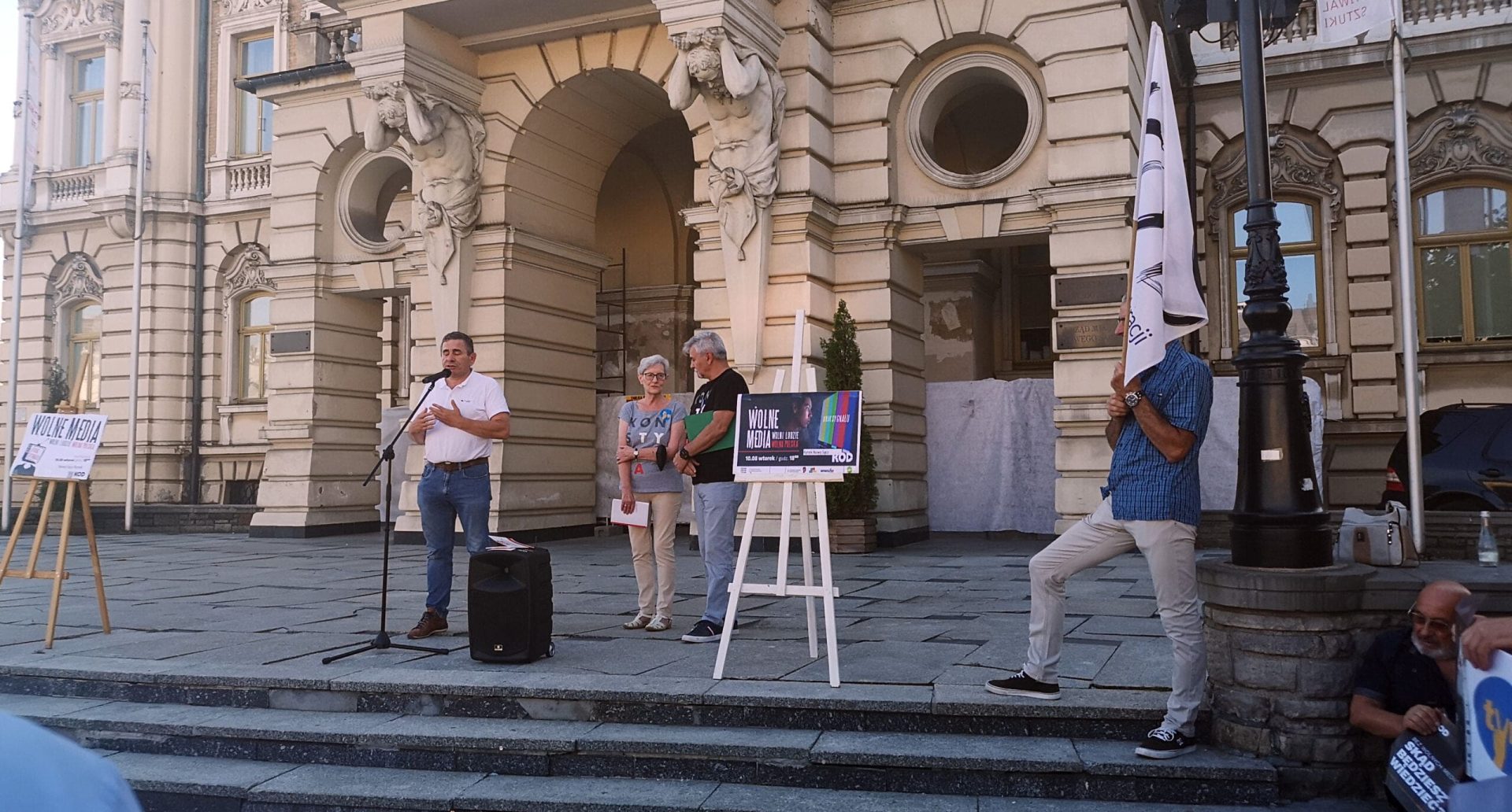Demonstracja przeciwko LEX TVN w Nowym Sączu