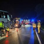Wypadek autobusu i Toyoty w Witowicach Górnych. Nie żyje 48-latek i 51-latek, LPR