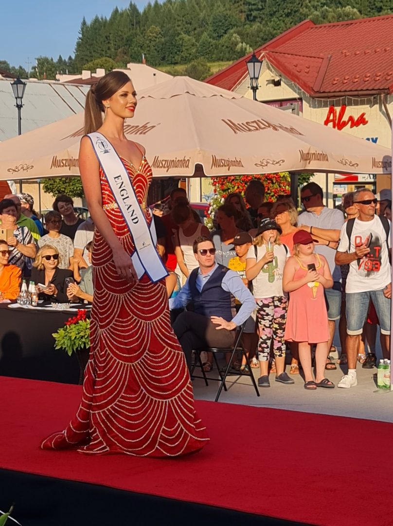 POKAZ MISS SUPRANATIONAL NA MUSZYŃSKIM RYNK (139)