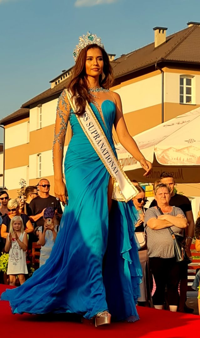 POKAZ MISS SUPRANATIONAL NA MUSZYŃSKIM RYNK (139)
