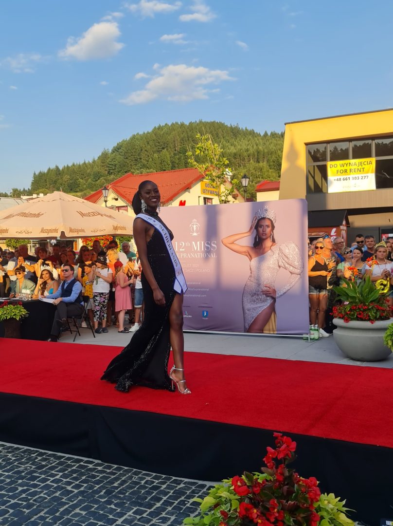 POKAZ MISS SUPRANATIONAL NA MUSZYŃSKIM RYNK (139)