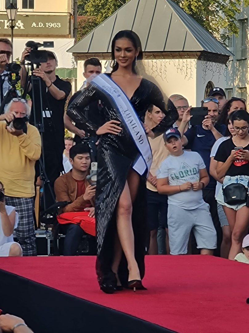 POKAZ MISS SUPRANATIONAL NA MUSZYŃSKIM RYNK (139)