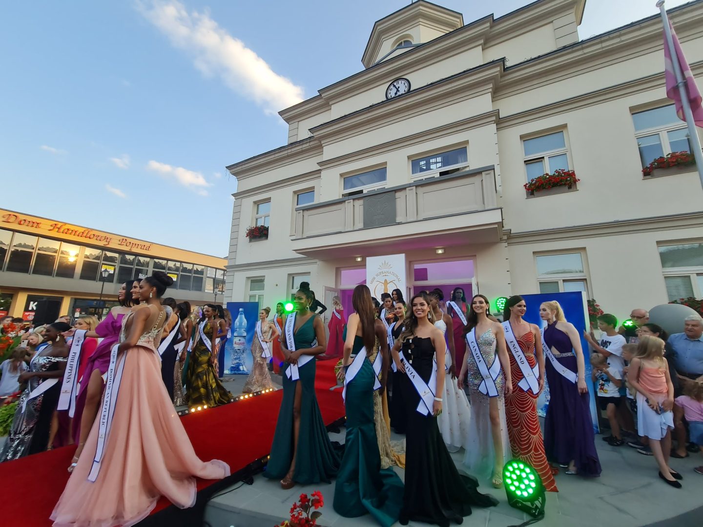 POKAZ MISS SUPRANATIONAL NA MUSZYŃSKIM RYNK (139)