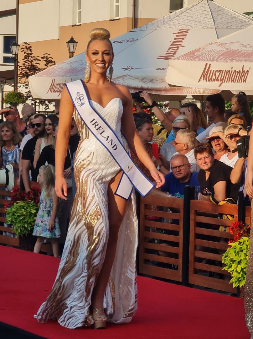 POKAZ MISS SUPRANATIONAL NA MUSZYŃSKIM RYNK (139)