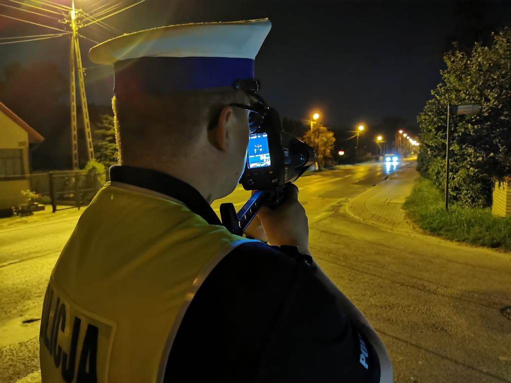 nocna akcja sądeckiej policji wymierzona przeciwko amatorom miejskich wyścigów