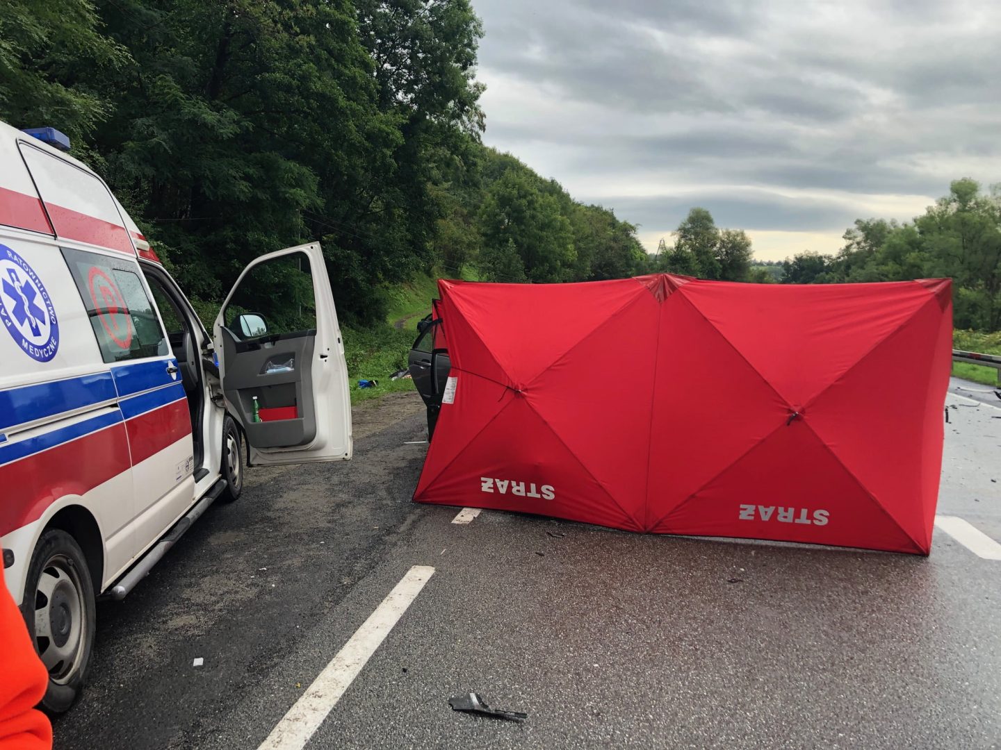 Witowice Górne. Wypadek autobusu Szwagropol z Toyotą. Nie żyje 48-latek i 51-latek. LPR
