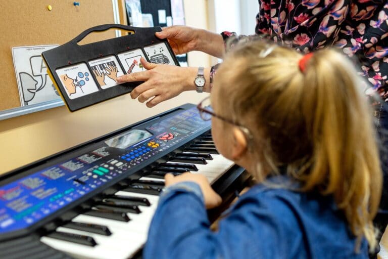 PSE: kolejna szansa dla samorządów na granty w programie „WzMOCnij swoje otoczenie”