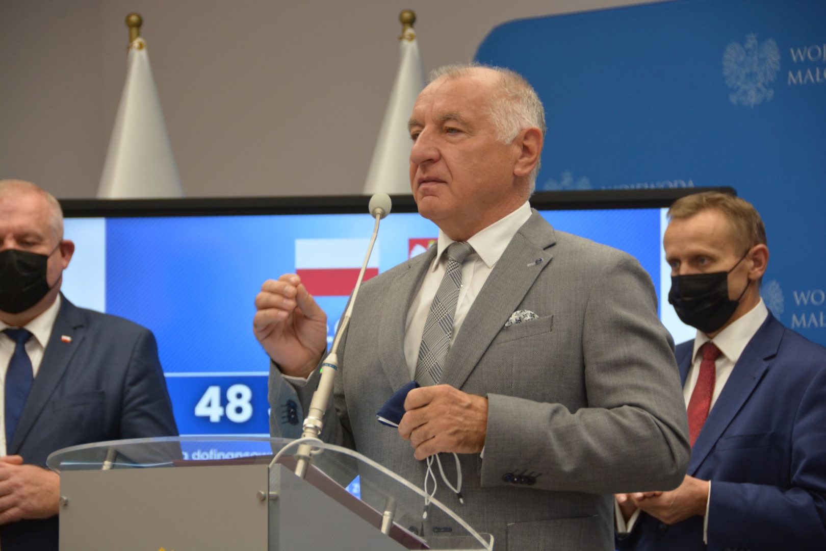 Przekazanie symbolicznych czeków dla samorządowców - 23.09.2021
