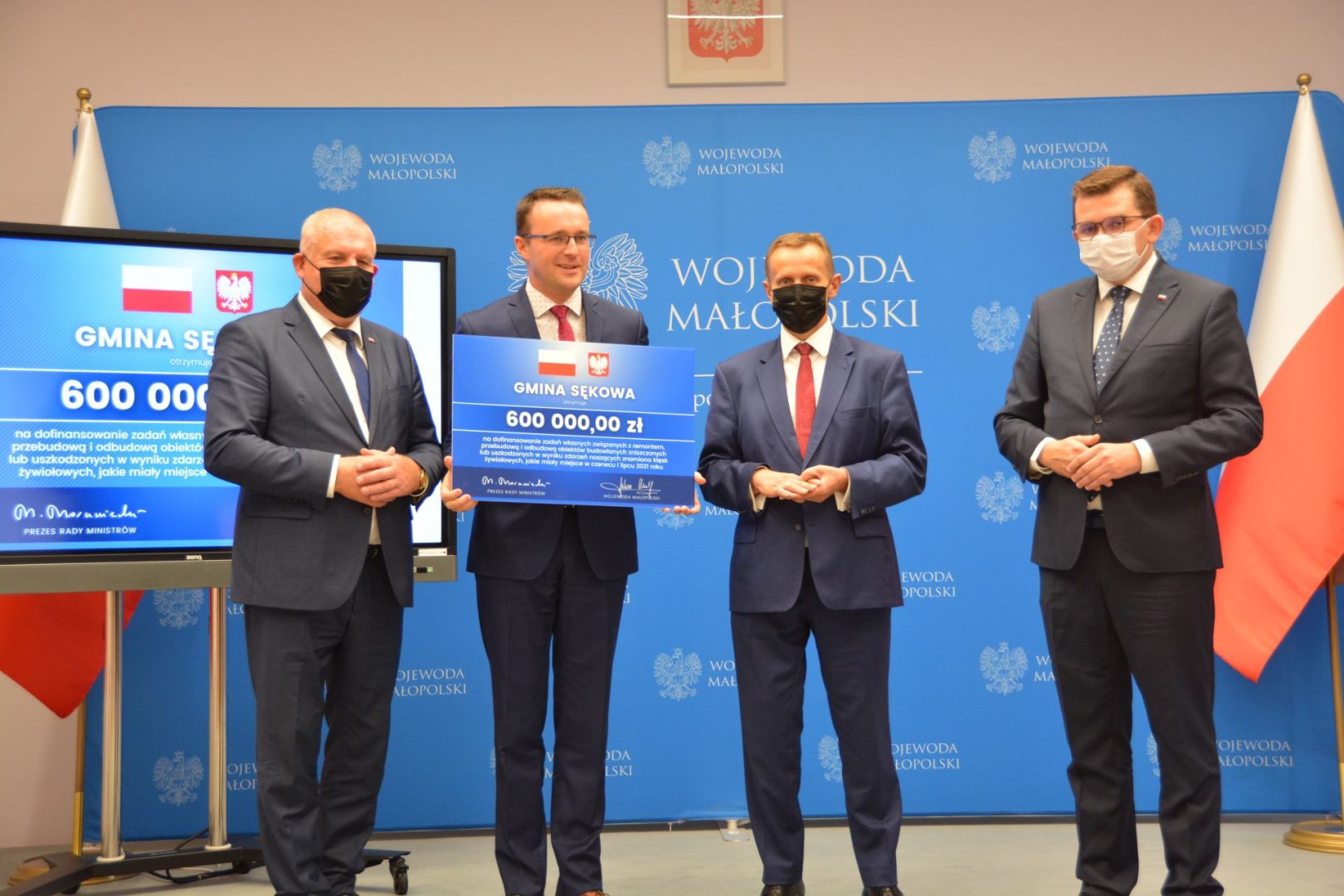 Przekazanie symbolicznych czeków dla samorządowców - 23.09.2021