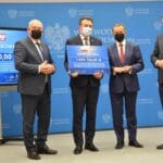 Przekazanie symbolicznych czeków dla samorządowców - 23.09.2021