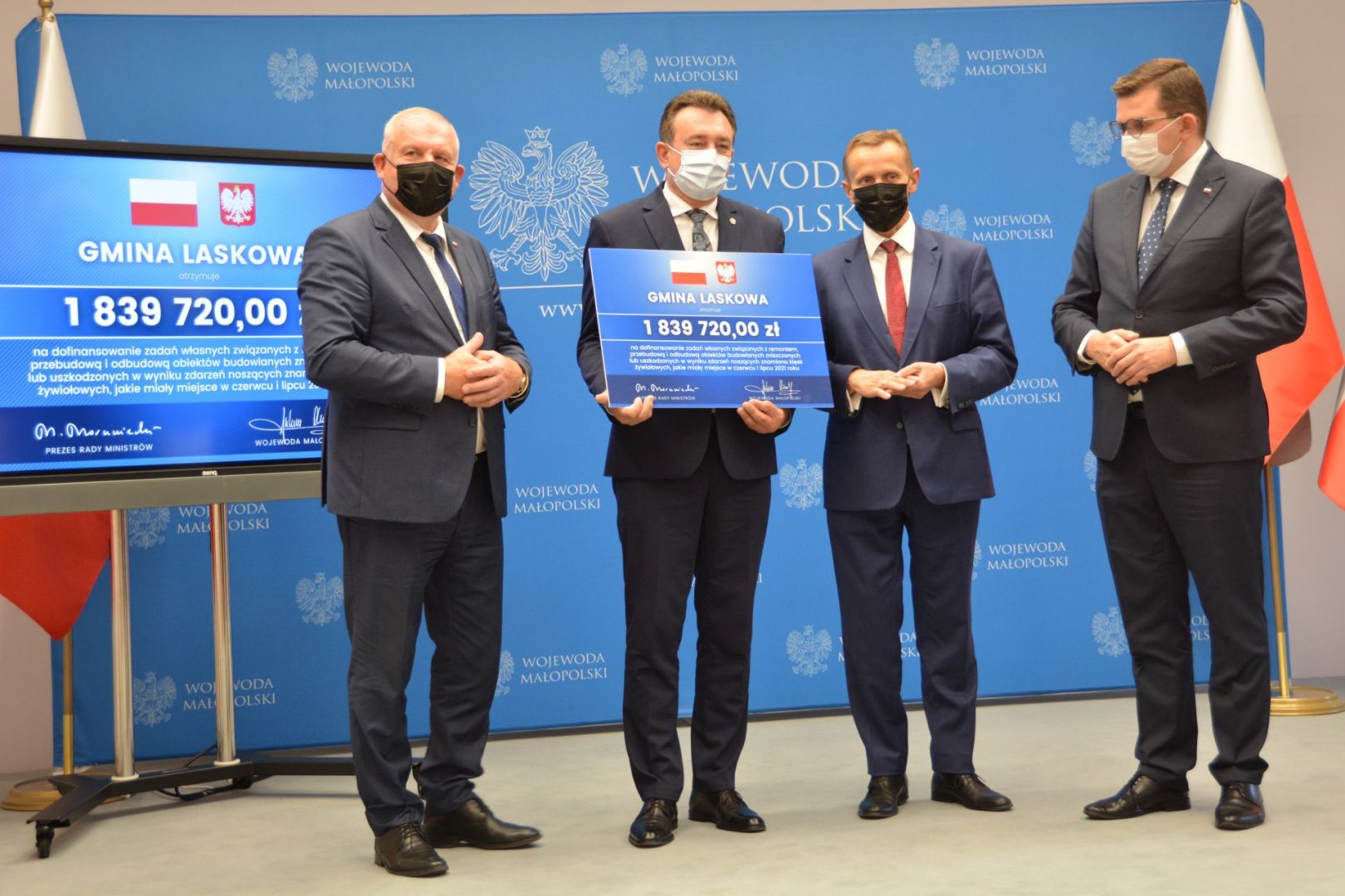 Przekazanie symbolicznych czeków dla samorządowców - 23.09.2021