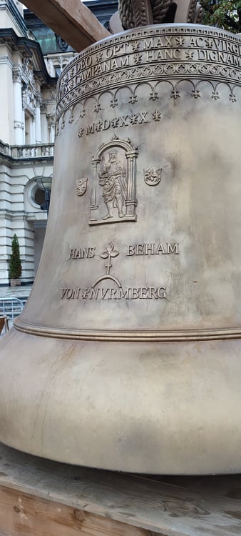 Replika dzwonu Zygmunt w Nowym Sączu
