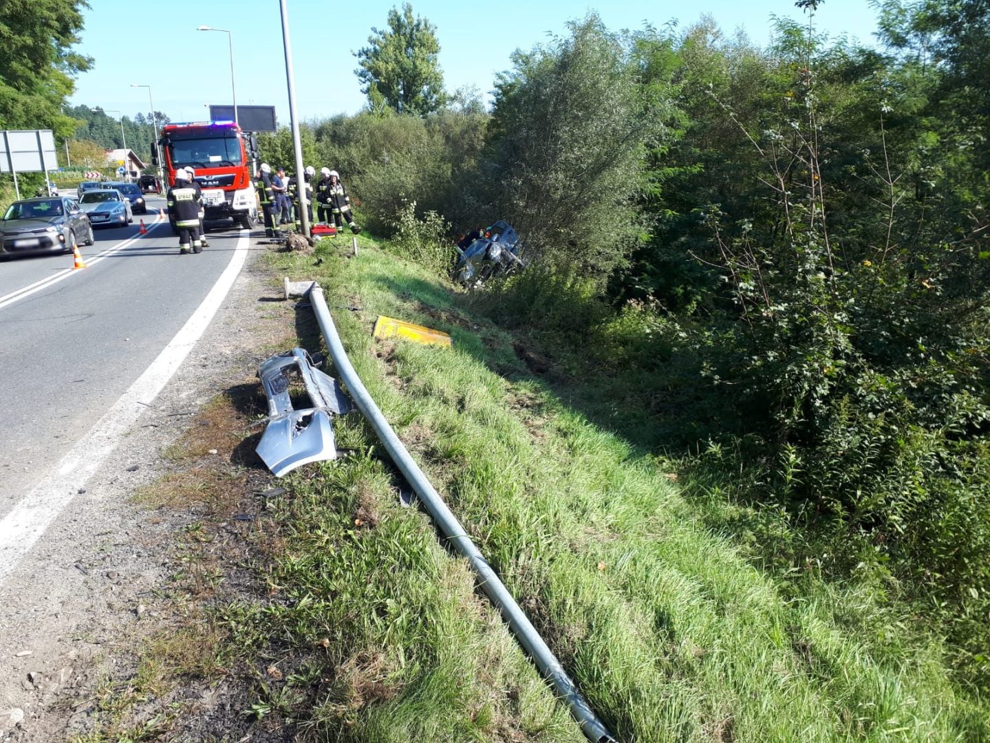 Naszacowice - samochód wypadł z drogi