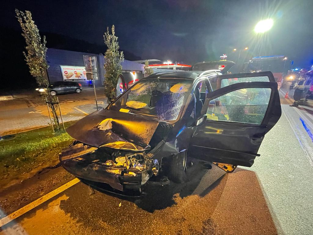 Zderzenie dwóch samochodów na ulicy Lwowskiej w Nowym Sączu