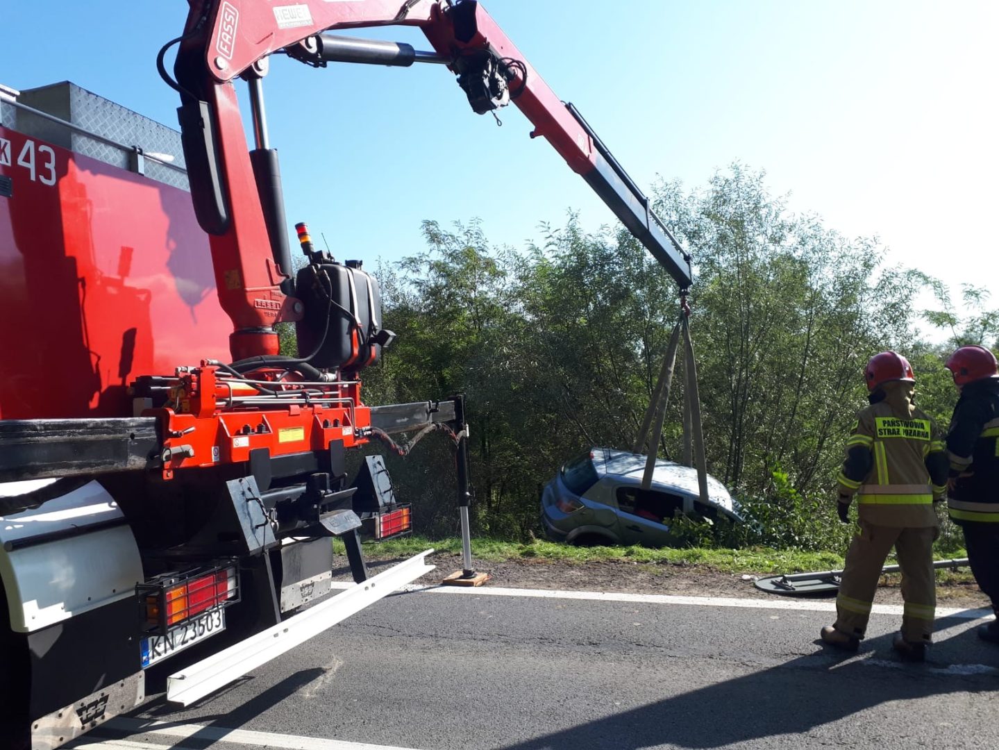 Naszacowice - samochód wypadł z drogi