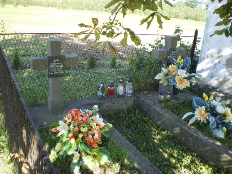 Jakie historie skrywają mogiły poza cmentarzami?