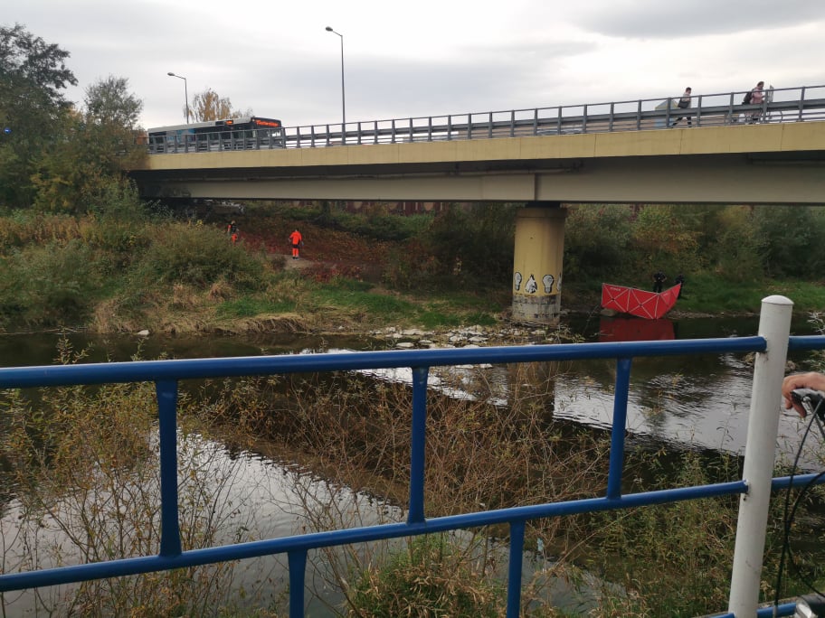 Nowy Sącz, straż pożarna, Policja, Kamienica, ul Tarnowska, ciało, pogotowie ratunkowe