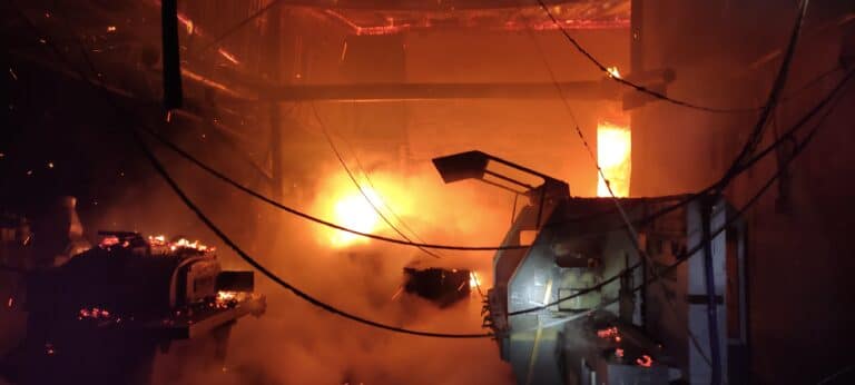 Nowy Sącz. 111 strażaków walczyło z pożarem stolarni